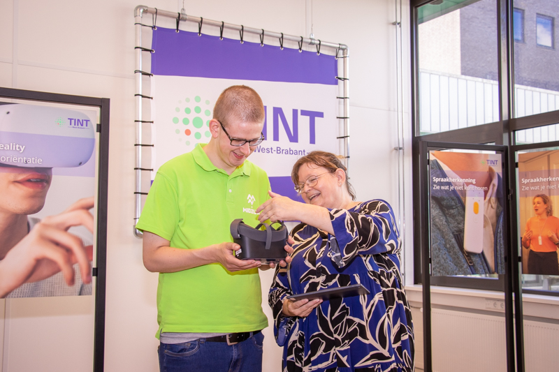 Ontdek beroepen met een VR-bril bij Werkcentrum West-Brabant
