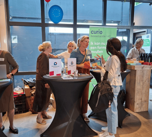 Werkcentrum West-Brabant op de banenmarkt 'Scoor je match' in het Atik stadion.